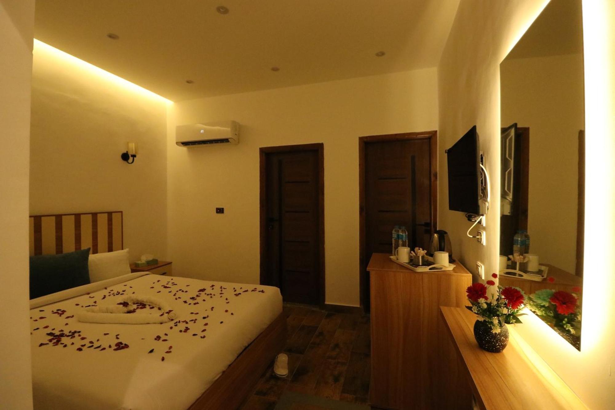 West Pyramids Hotel Kafret el-Gabal Esterno foto
