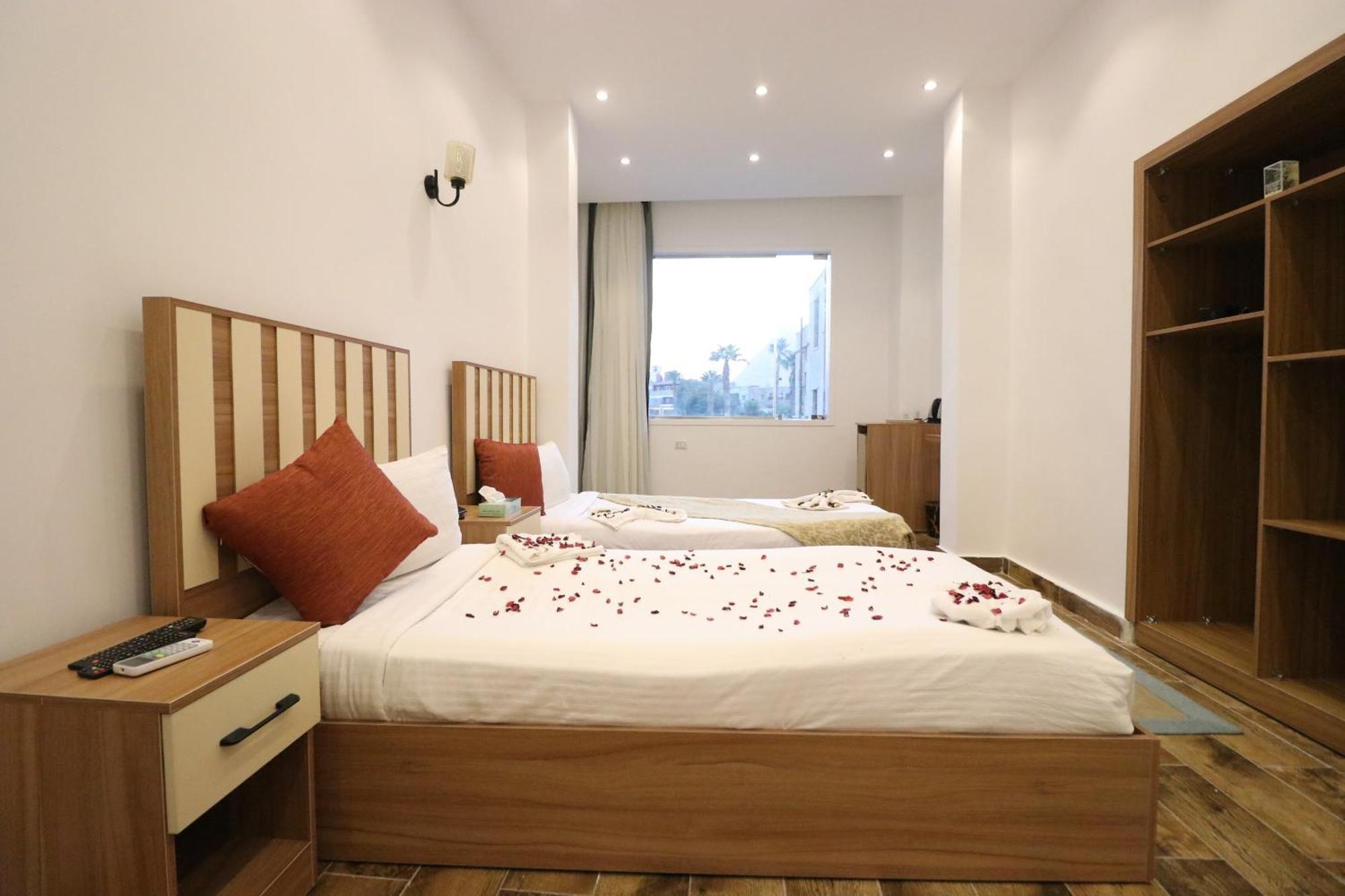 West Pyramids Hotel Kafret el-Gabal Esterno foto